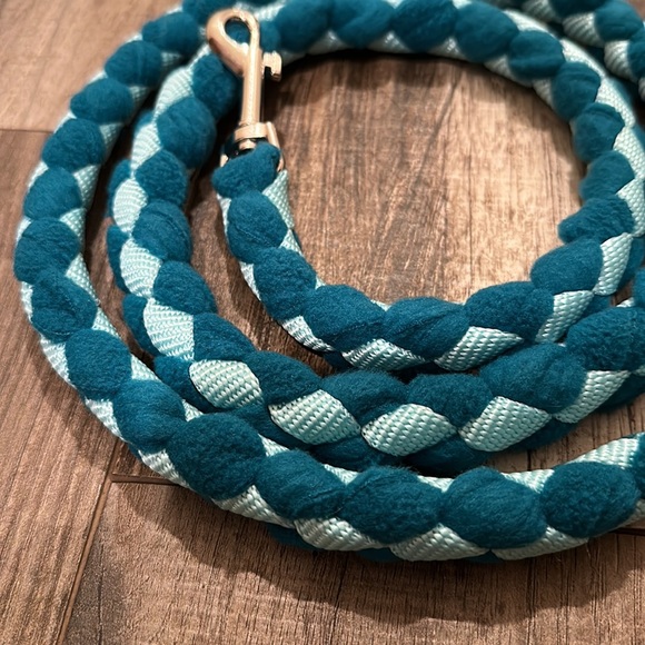 Custom hand, braided dog leash made by myself. Teal and light blue combination. - Picture 2 of 2
